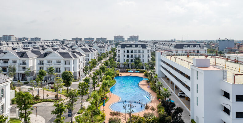 eurowindow-Twin-Parks-tien-ich-ho-boi